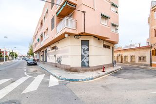 Local commercial à N/A 14
