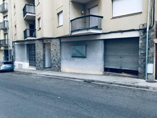 Local Comercial a Passeig de la muralla 21. C�ntric amb zona d�aparcament
