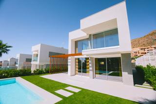 Chalet à Golf Bahía. Magnífica villa independiente muy cerca de benidorm