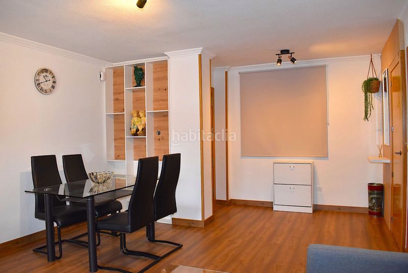 Foto e4ba1028-37fe-4eef-8c3c-898fa30c33bd. Alquiler dúplex precioso apartamento dúplex en pleno centro en Benidorm