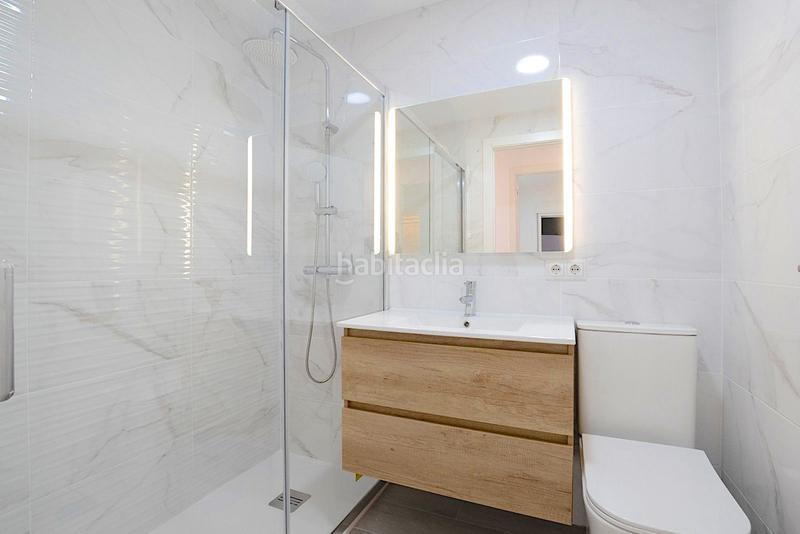 Foto 22686b45-acea-4639-b48f-653482bd8e51. Rent flat in Centro Urbano Benidorm