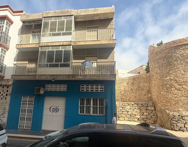 Foto 02ca6057-b4e7-493d-b2ee-e421529058ed. Edificio in Adra