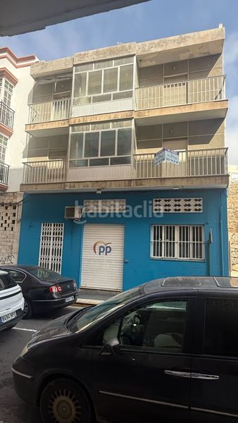 Foto fc9ca2db-842a-41f4-a775-ab45add51773. Edificio in Adra