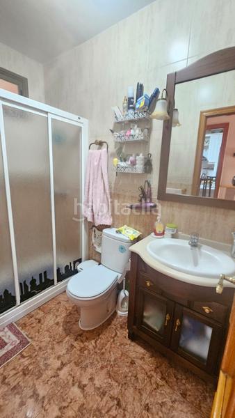 Foto 40f5f41e-e5e0-4254-b326-a8f082fcad9b. Casa adossada a Adra