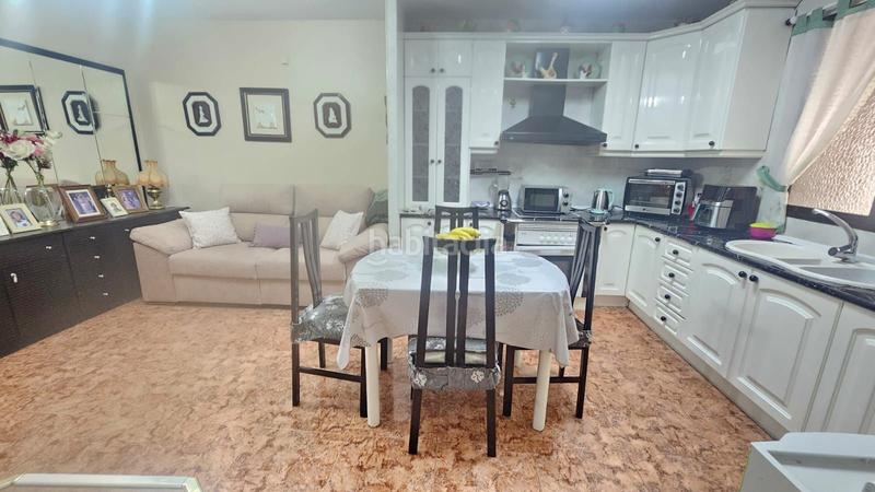 Foto f5721dc8-db75-4b01-95d3-50272401cfe1. Casa adossada a Adra