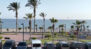 House  Del mar. Venta gran casa triplex en  primera linea de playa
