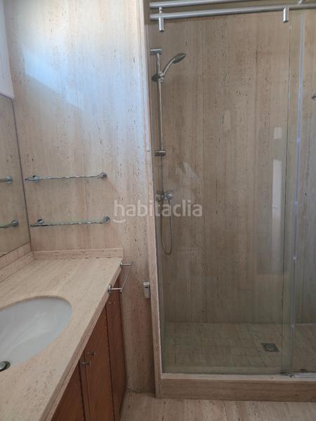 Foto 61cbb5a8-5feb-4052-af62-1ffb0f83f5c2. Lloguer pis amb xemeneia calefacció aparcament a Barcelona