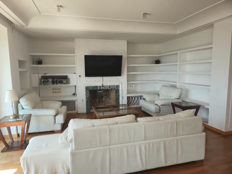 Foto cd6dcf9f-7bfe-41ce-b6c1-b04cd74e6856. Location appartement avec cheminée chauffage parking dans Barcelona
