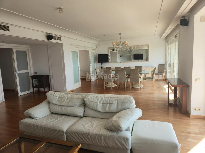 Foto 1dd900f1-25be-487a-a3b3-827cb3ab3df8. Rent flat with fireplace heating parking in Pedralbes Barcelona