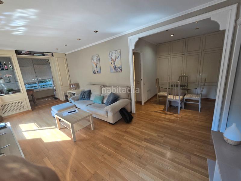 Foto 4da0e883-7dbb-408a-a6d6-f6fdb7b07339. Piso vivienda de 97 m2 utiles junto hospiutal clínic en finca de obra vista en Barcelona