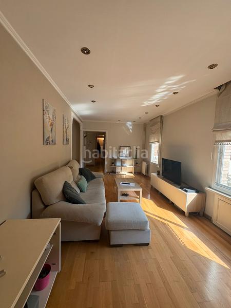 Foto 81d5ceea-867a-4b10-855d-b84881d3a896. Piso vivienda de 97 m2 utiles junto hospiutal clínic en finca de obra vista en Barcelona