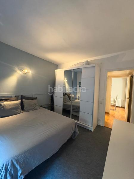 Foto 912e575f-2455-4731-93bb-5624a626a213. Piso vivienda de 97 m2 utiles junto hospiutal clínic en finca de obra vista en Barcelona