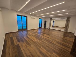 Affitto Ufficio in Dreta de l´Eixample. Oficina situada en finca regia representativa en gran via corts