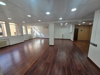 Miete Büro  Travessera de gràcia. Oficina de 102 m2 en travessera de gracia junto a pl. francesc m