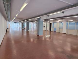 Miete Büro in Carrer d'aragó 383. Oficina de 400 m2 muy luminosa en alquiler eixample dret de barc