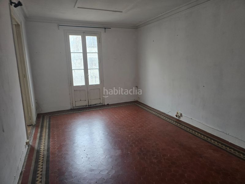 Foto 18429a91-c95e-4350-a87e-fff1e80cf99d. Pis a Raval Barcelona