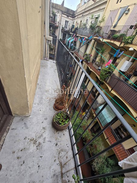 Foto c5e250db-0beb-4020-a0f9-dcba04282ceb. Pis a Raval Barcelona