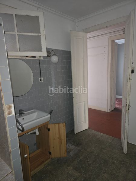 Foto ebde729c-0483-4805-8080-fc7b96c23faa. Pis a Raval Barcelona