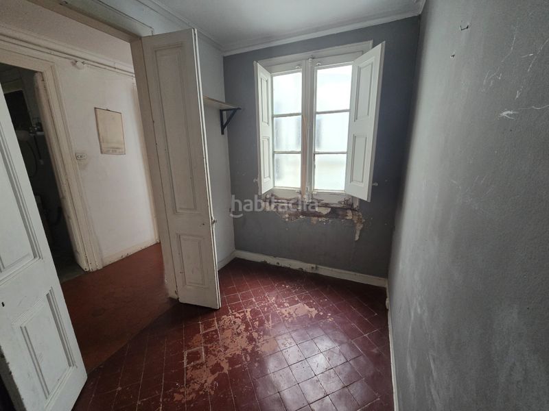 Foto ef2c4fc4-de6c-4e59-b5a6-bc7089dc51bb. Pis a Raval Barcelona