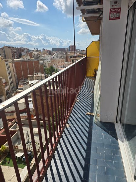 Foto 2cd4d026-a575-420a-a637-101032d8cc64. Pis a Sants-Badal Barcelona