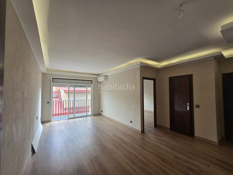 Foto a06e873d-2b42-487d-b3a2-b4b9309e47c9. Pis a Sants-Badal Barcelona