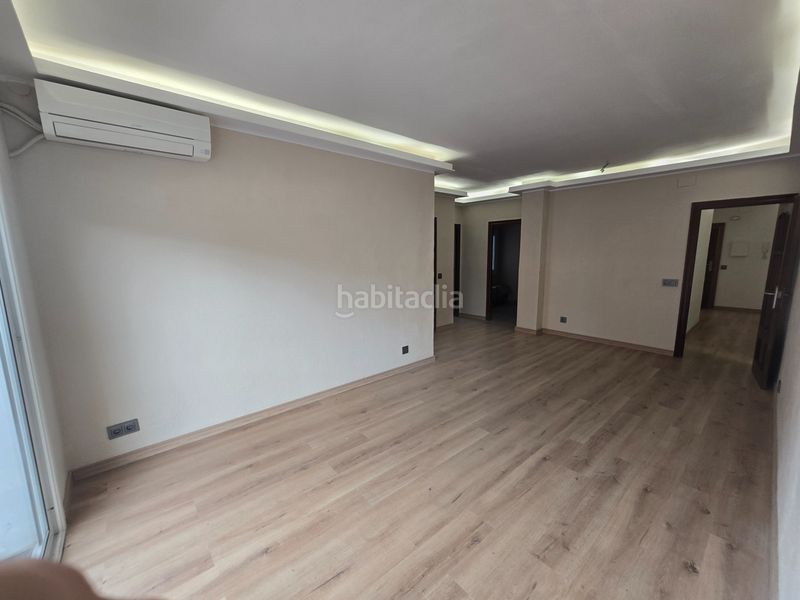 Foto a7b2f750-db55-4d6b-82ed-e17dc60195b9. Pis a Sants-Badal Barcelona