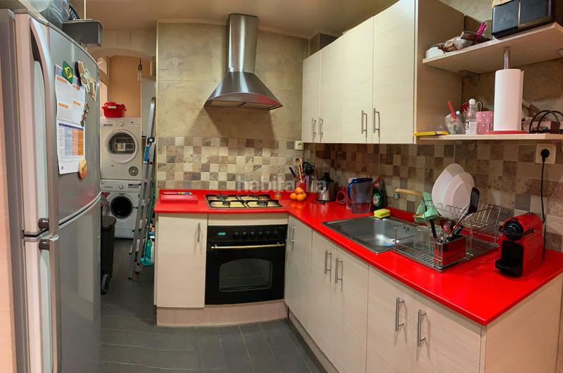 Foto 8b584c62-f2d2-4832-bf0e-14435db80504. Lloguer pis amb calefacció a Turó de la Peira Barcelona