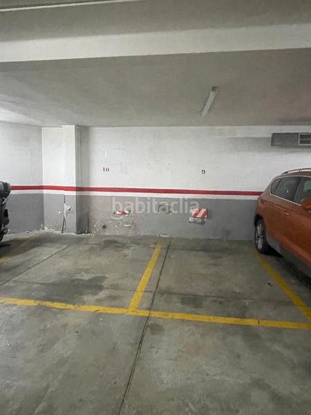 Foto b80ade7f-03ba-4680-8905-d49858de19ec. Aparcament cotxe a Horta Barcelona