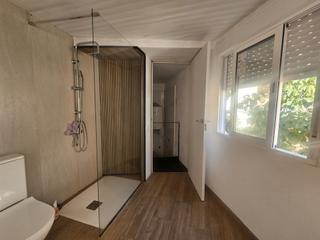 Casa aparellada  Carrer de l'autonomia. Casa pareada