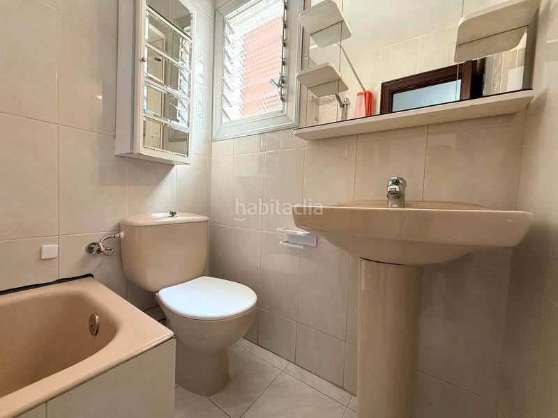 Foto f7256e18-94e6-43dc-9b51-311c8fbea365. Piso s sole en Prosperitat Barcelona