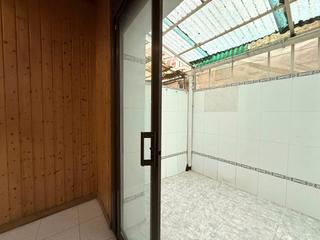 Appartement  Carrer de vidal i guasch. Pisos sole