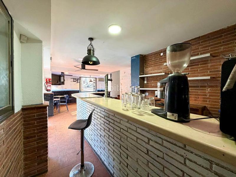 Foto 0eb095cc-9547-42a9-80fe-ee81886de9b5. Local comercial a Turó de la Peira Barcelona