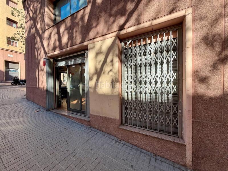 Foto 331e255a-ede9-4c2a-b54d-3da9174a5a85. Local comercial a Turó de la Peira Barcelona