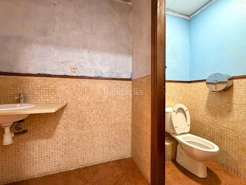 Foto 88ead7f4-1572-436c-b4c5-8dc33457720a. Local comercial a Turó de la Peira Barcelona