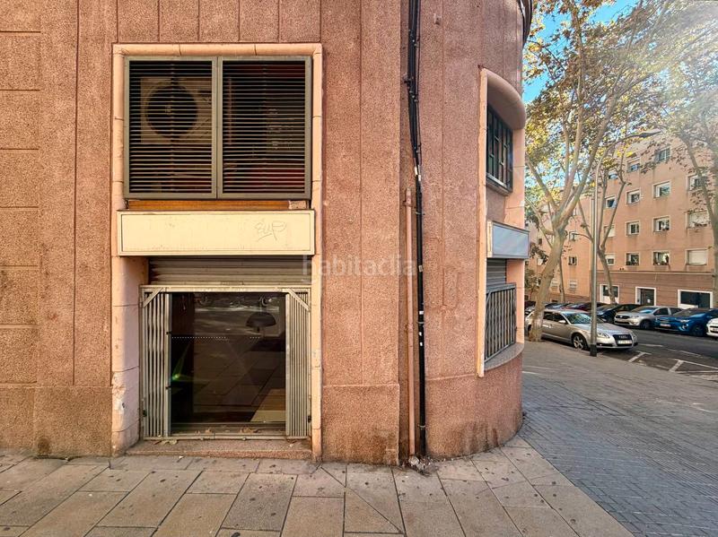 Foto d1ab542e-a1be-44e5-a02e-8e382a0c80d5. Local comercial a Turó de la Peira Barcelona