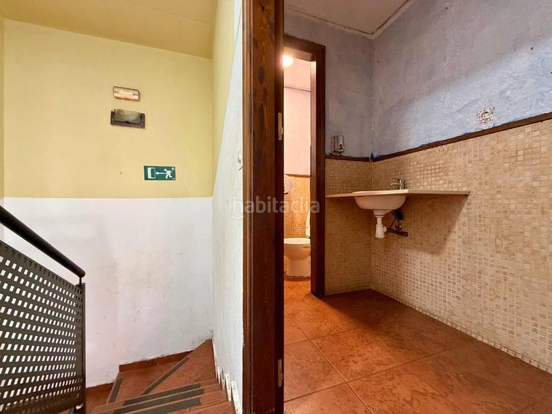 Foto ebeedbc8-f78b-44c8-ba85-b79a0dcf27bf. Local comercial a Turó de la Peira Barcelona