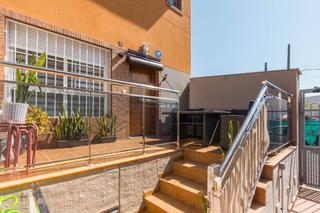 Zweistckige Wohnung  Calle carmonas. Duplex en venta zarandona