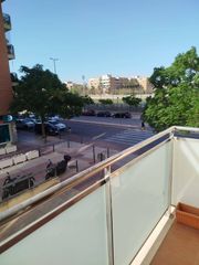 Apartament a Ronda Sur. Ronda sur 2 dormitorios garaje ,trastero, patio y balcon