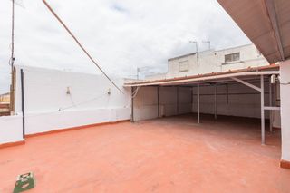Pis a Barrio del Progreso. Amplio piso reformado con terraza en  barrio del progreso
