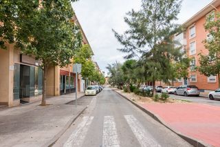 Local Comercial en El Palmar. Bajo en el palmar estetica en activo con posibilidad de vivienda
