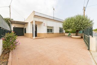 Chalet in Era Alta. Encantadora casa con terreno en en la era alta