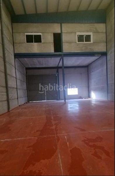 Foto 1ba9a554-55d1-49e6-8b91-4825f3692c2f. Affitto capannone industriale in Borox