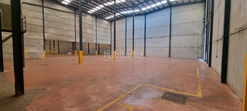 Foto 10bed042-2757-4090-a036-62af5196ef7c. Alquiler nave industrial nave para entrar, grande, alta, con instalaciones, porton 5x5 en Borox