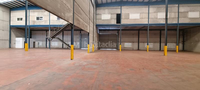 Foto 51eb1d30-2fe3-49e0-a56a-61d68bda83b1. Alquiler nave industrial nave para entrar, grande, alta, con instalaciones, porton 5x5 en Borox