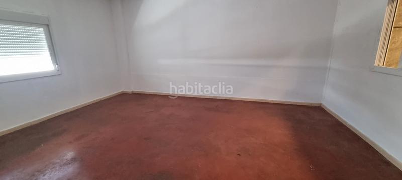 Foto 922822a7-ebbf-406c-8a21-a9f396c4ce1c. Alquiler nave industrial nave para entrar, grande, alta, con instalaciones, porton 5x5 en Borox