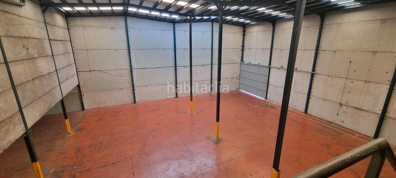Foto d1c8b695-20d1-46b5-a802-e9192c51ab41. Alquiler nave industrial nave para entrar, grande, alta, con instalaciones, porton 5x5 en Borox