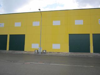 Location Bâtiment à usage industriel  To-2437. Polígono con muy buena comunicación