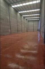 Lloguer Nau industrial a Borox. Nave con mucha altura, porton de 5x5 con puerta peatonal, facili