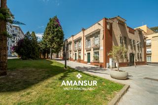 Maison jumele en El Conquero. Se vende casa en la joya junto al centro de huelva