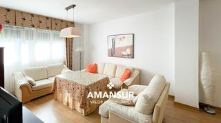 Lloguer Pis a Centro. Excepcional piso en alquiler de 3 habitaciones en pleno centro d